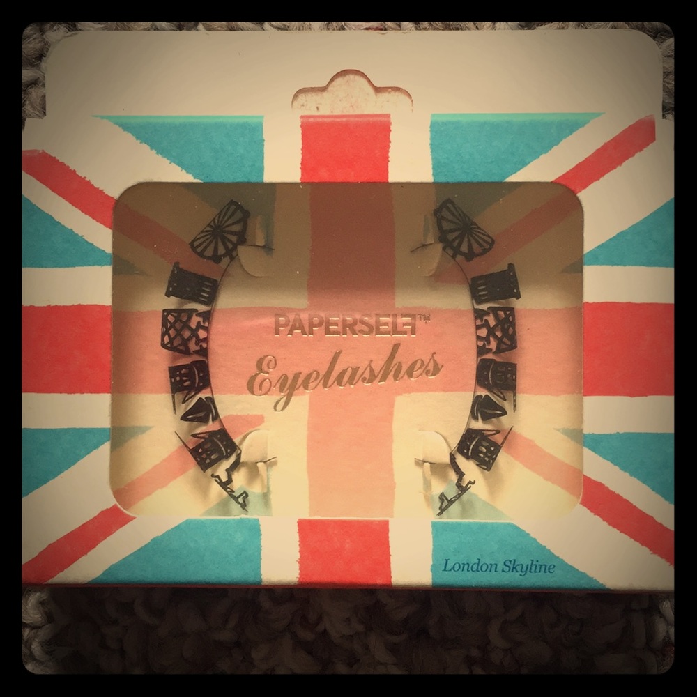 PAPERSELF London Skyline false eyelashes